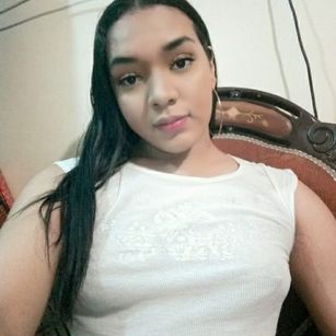 Model - Geraldine cum