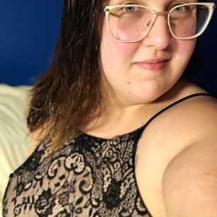 Model - Tamsin Skies milf