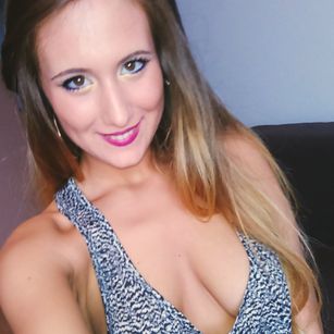 Model - Sarah Blonde smart