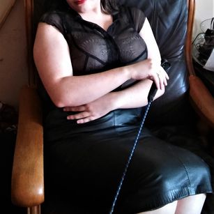 Model - LadyShibari HUMILATION