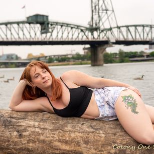 Model - Blazedflowrr blowjob