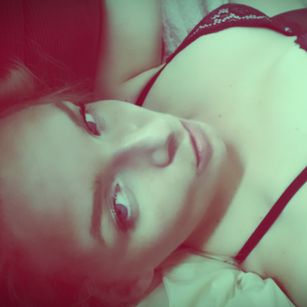 Model - Sophie smoking