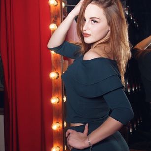 Model - Vlada Jewel dirtytalk