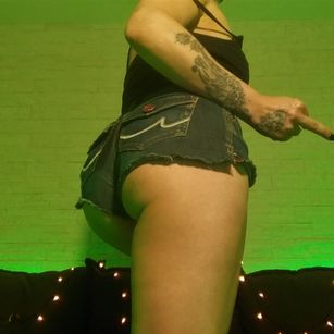 Model - AnnaLu teasedenial