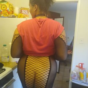 Model - Sandy Witch Ganja Ninja geek