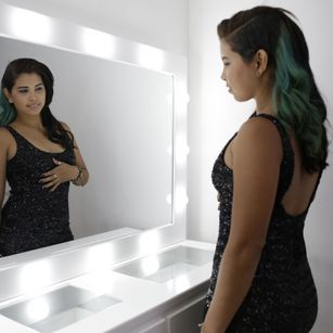 Model - Deina Dumont dyehair