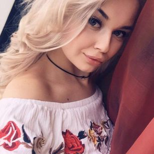 Model - Sofi Passion lips