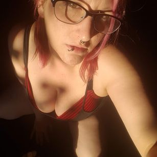 Model - Milli Wonka magicwand