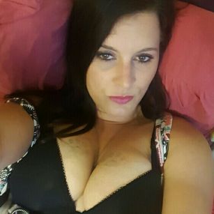 Model - Kristen pyrami kinky