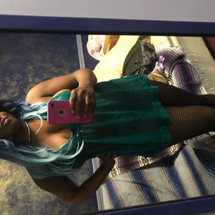 Model - Atomic Ana Algos dominatrix