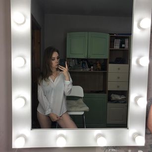 Model - Kimber Days deepthroat