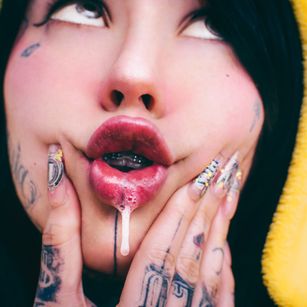 Model - Caroline Princess petite