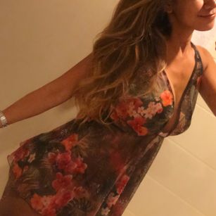 Model - Jessie Asia naughty