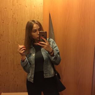 Model - Kimber Days joi