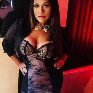 Model - Elizabeth Toppz latina