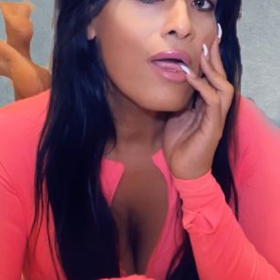 Model - Elizabeth Toppz ts