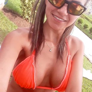 Model - Jenn Brown latina