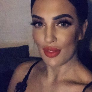 Model - Mistress Della brunette