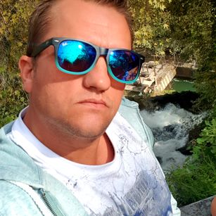 Model - Johny Blue 30plus