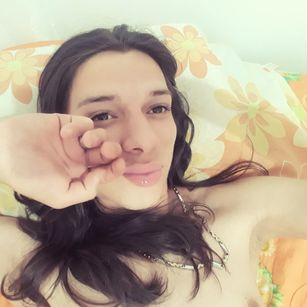 Model - dylan masturbation