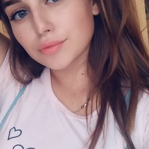 Model - Diana Sexy lips