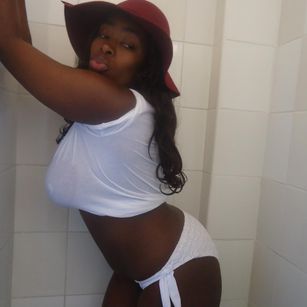 Model - Hardnipples hairypussy