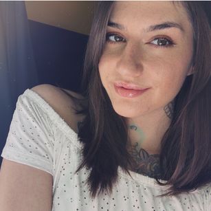 Model - Sweet Lola young