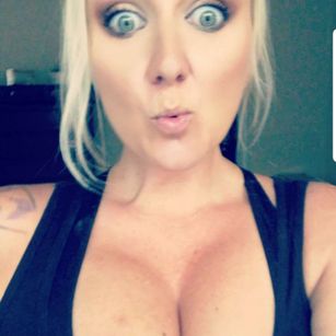 Model - DimpleDaisy dildo