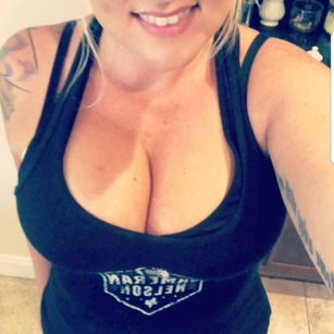 Model - DimpleDaisy smoking