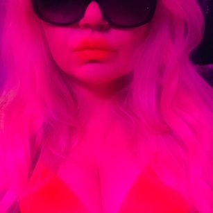 Model - Alicia Kaine sexy