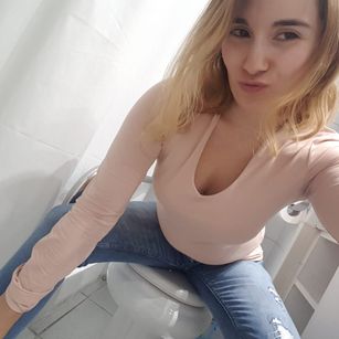 Model - val_xoxo toys