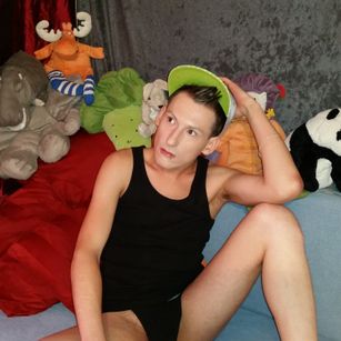 Model - FriendlyTwink 8