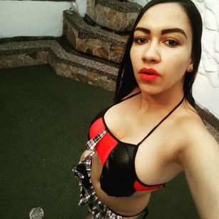 Model - AlessaThomso boobs