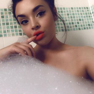 Model - HOT MINX MILLIE kinky