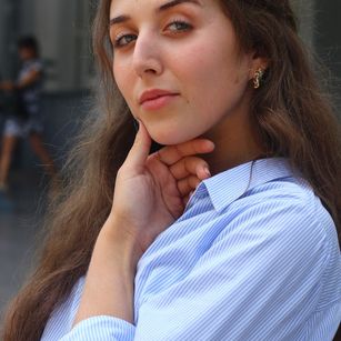 Model - Violetta Heartbreak striptease