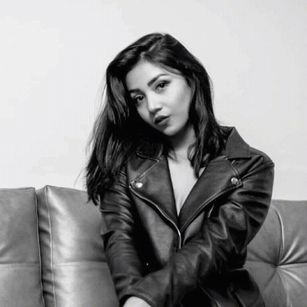 Model - Hilary Sullivan anal