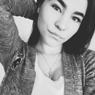 Model - Swet_Tanya playful