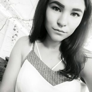 Model - Swet_Tanya cheerful