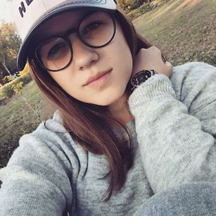 Model - LizkaOni prettyface