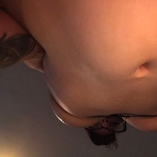 Model - NadiaNoir heels