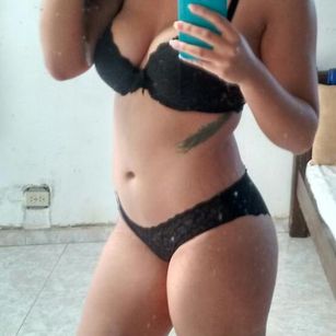 Model - SaraMonroe bondage