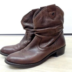 Model - HairyLady redhead