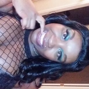 Model - Vanityizsexy cuckold