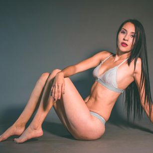 Model - Amelia Avalor squirt