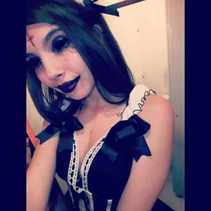 Model - Nahomi latina