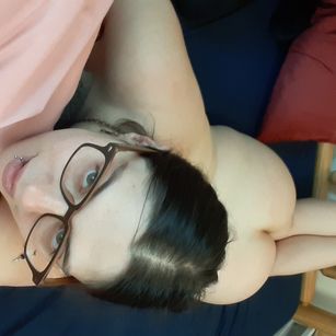 Model - jucythighs geek