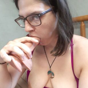 Model - jucythighs boobs