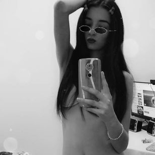 Model - Selena_Ward nails