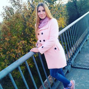 Model - Annushka feet