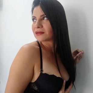 Model - SARA COLLINS fuckinme